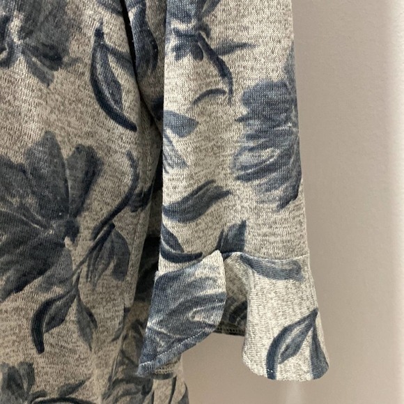 Blue and gray very soft long sleeves ruffles top Westport Scoop neck 2X
C - Picture 5 of 9